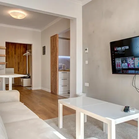 Modern Style Near The Train Station Apartment